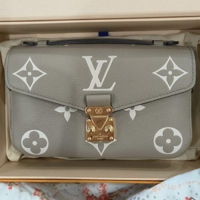 Louis Vuitton M23081 Pochette Métis East West photo review